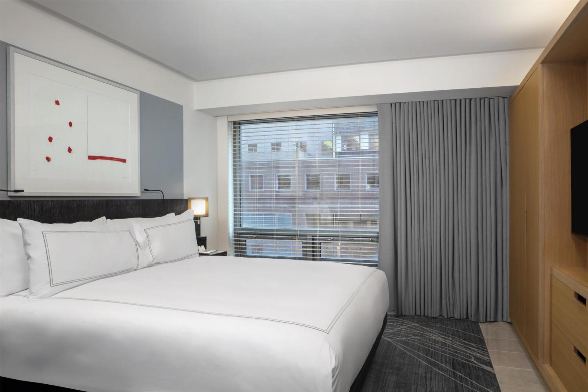 Deluxe King Suite