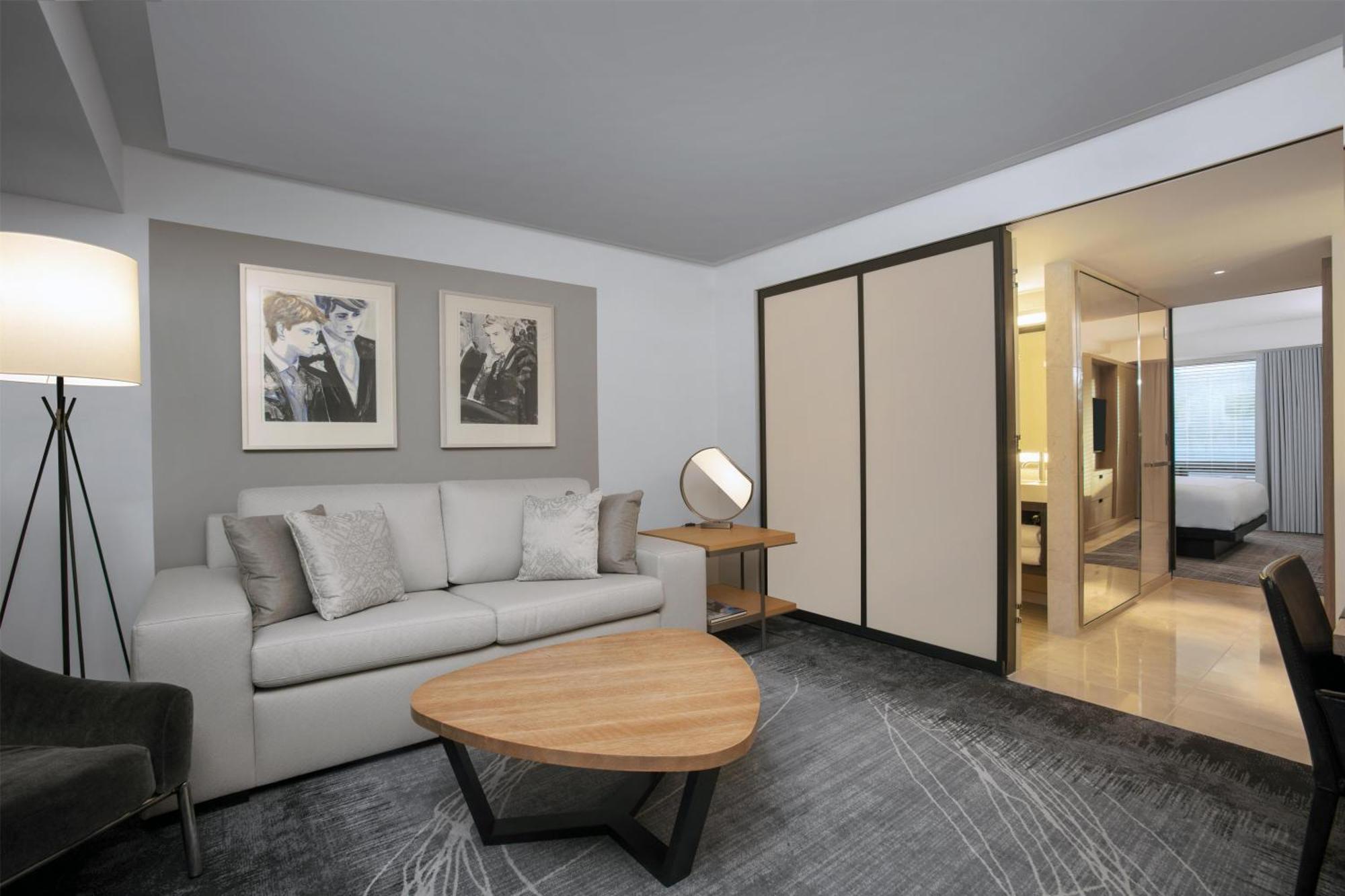 Deluxe King Suite