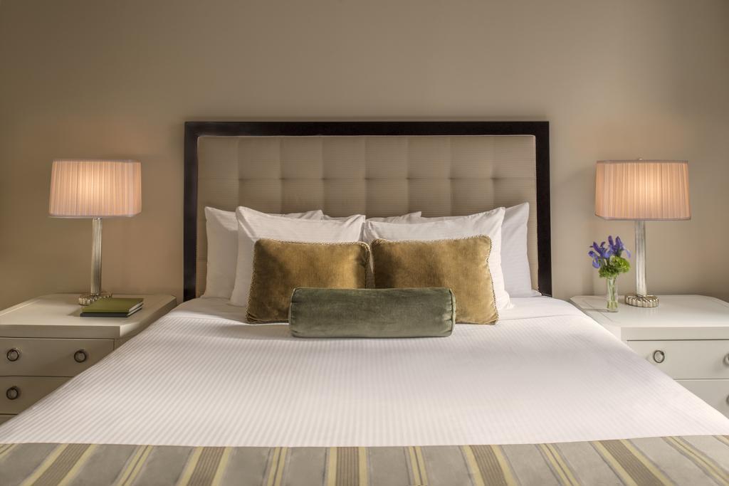 Premier King Bed,703997134:JPEG