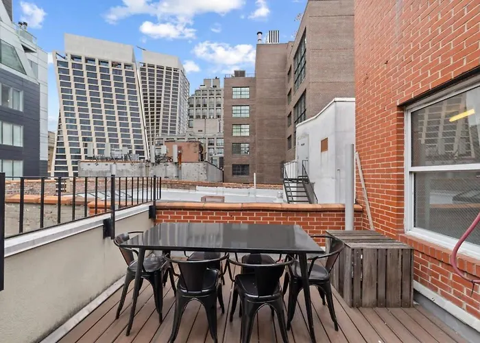 Apartment: Chelsea Vista II By Rove Travel 2Br Ph With Rooftop