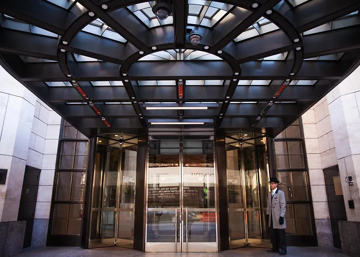 Hotel boutique: Four Seasons Hotel New York