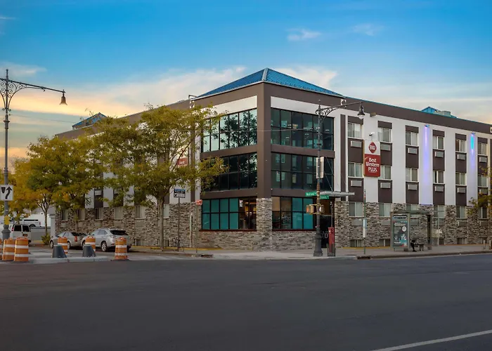 Golf hotel: Best Western Plus Brooklyn Bay Hotel